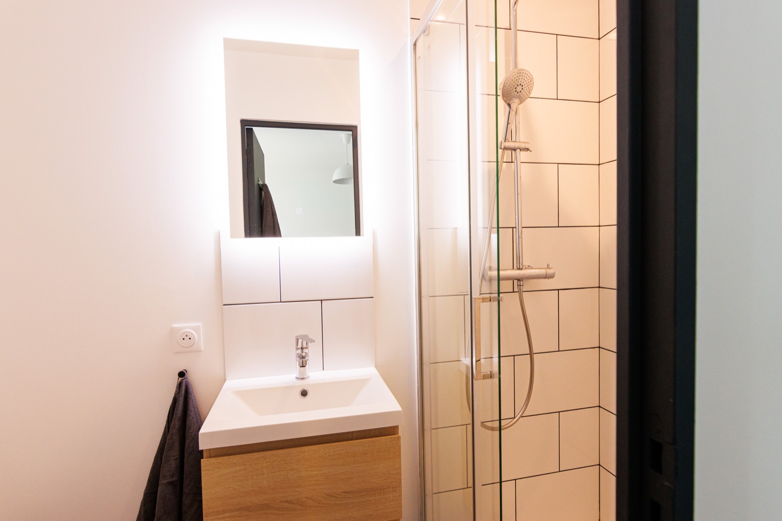 Chambre — Coliving Thenard — photo 4 du logement en coliving